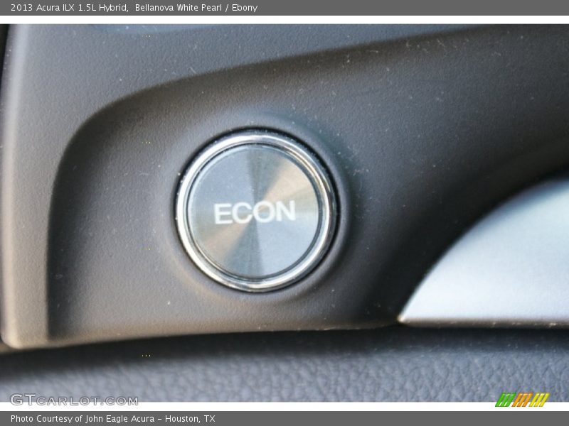 Bellanova White Pearl / Ebony 2013 Acura ILX 1.5L Hybrid