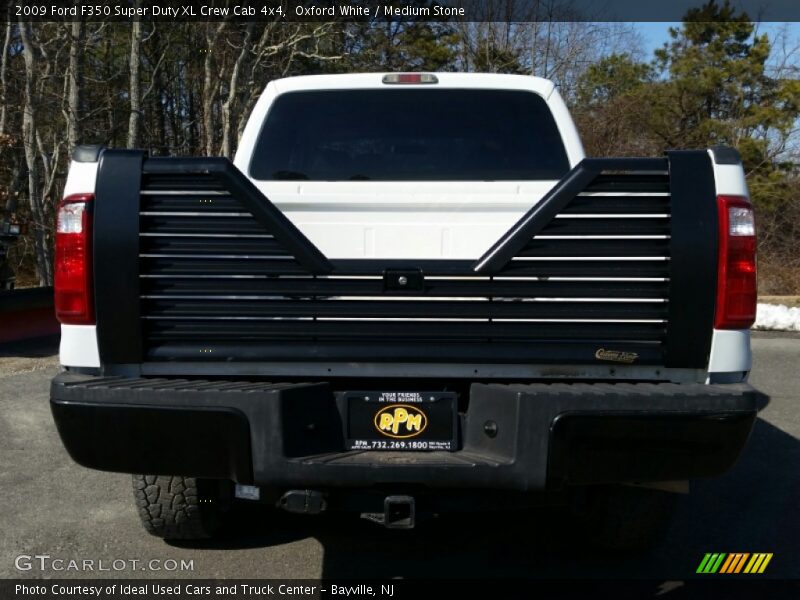 Oxford White / Medium Stone 2009 Ford F350 Super Duty XL Crew Cab 4x4
