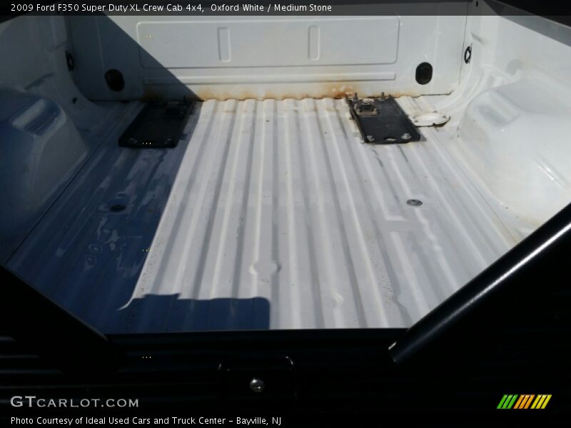 Oxford White / Medium Stone 2009 Ford F350 Super Duty XL Crew Cab 4x4