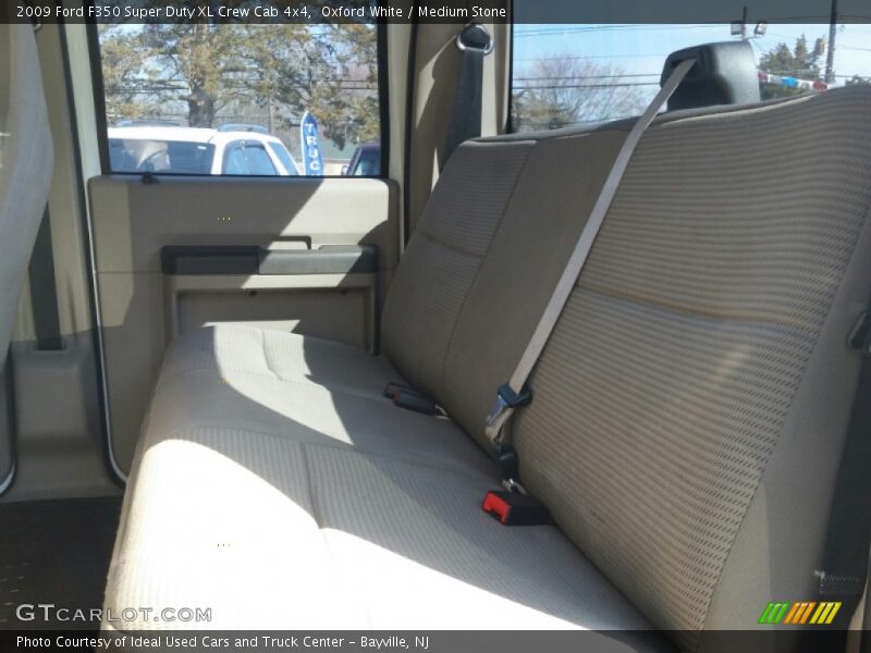 Oxford White / Medium Stone 2009 Ford F350 Super Duty XL Crew Cab 4x4