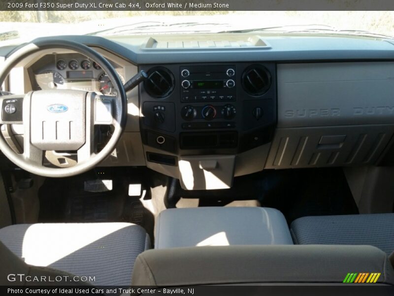 Oxford White / Medium Stone 2009 Ford F350 Super Duty XL Crew Cab 4x4