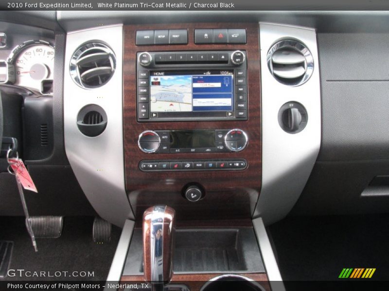 White Platinum Tri-Coat Metallic / Charcoal Black 2010 Ford Expedition Limited