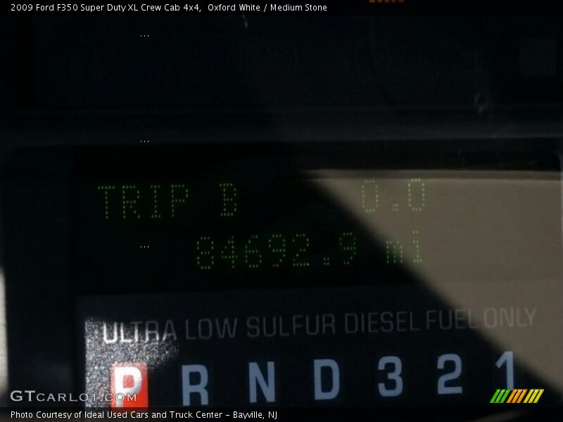 Oxford White / Medium Stone 2009 Ford F350 Super Duty XL Crew Cab 4x4