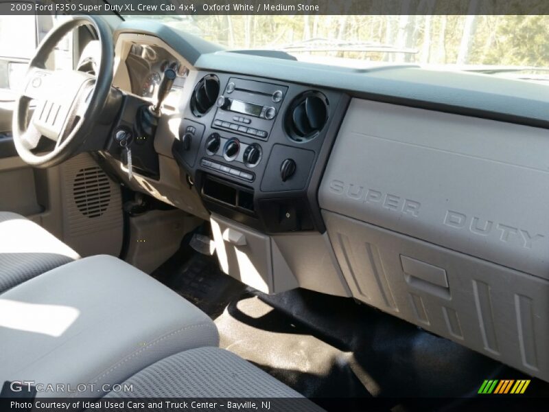Oxford White / Medium Stone 2009 Ford F350 Super Duty XL Crew Cab 4x4
