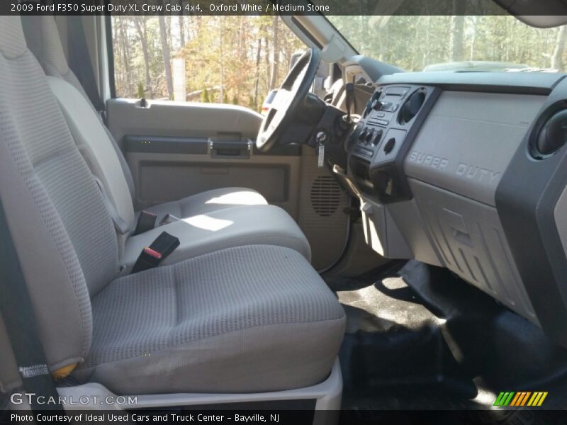 Oxford White / Medium Stone 2009 Ford F350 Super Duty XL Crew Cab 4x4