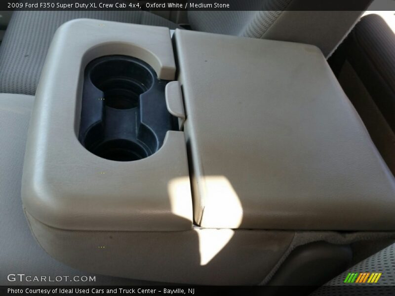 Oxford White / Medium Stone 2009 Ford F350 Super Duty XL Crew Cab 4x4
