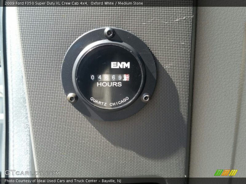 Oxford White / Medium Stone 2009 Ford F350 Super Duty XL Crew Cab 4x4
