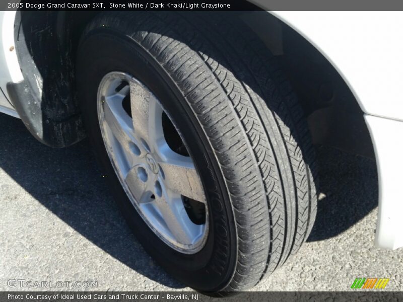 Stone White / Dark Khaki/Light Graystone 2005 Dodge Grand Caravan SXT