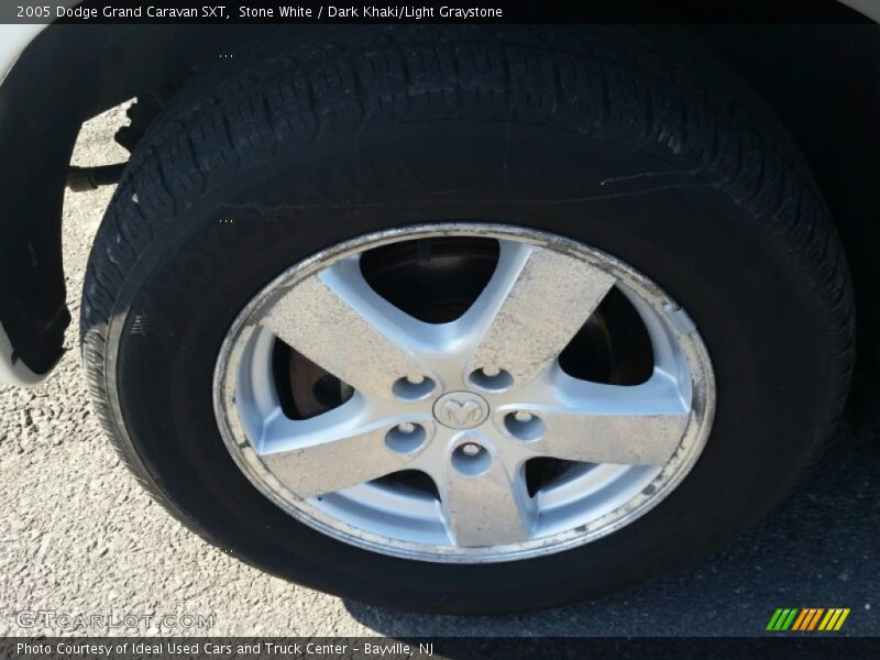 Stone White / Dark Khaki/Light Graystone 2005 Dodge Grand Caravan SXT