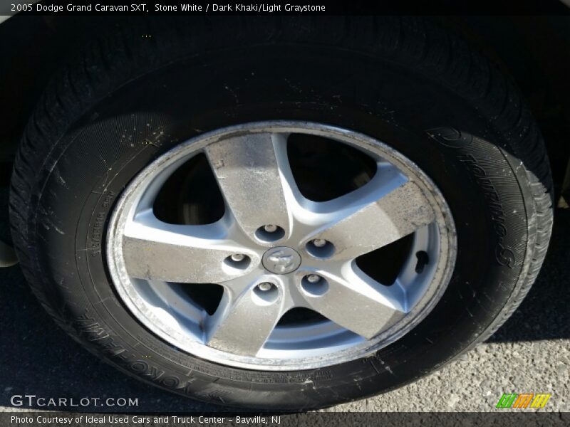 Stone White / Dark Khaki/Light Graystone 2005 Dodge Grand Caravan SXT