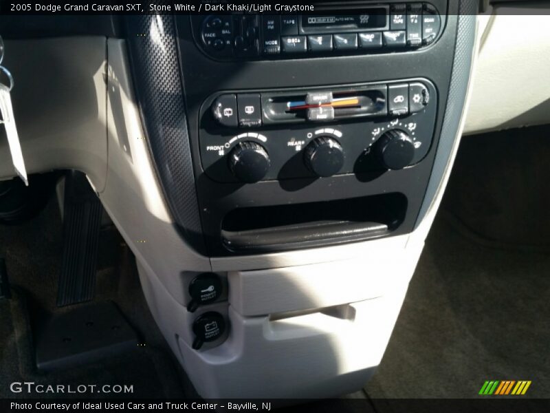Stone White / Dark Khaki/Light Graystone 2005 Dodge Grand Caravan SXT