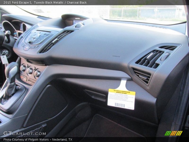 Tuxedo Black Metallic / Charcoal Black 2015 Ford Escape S