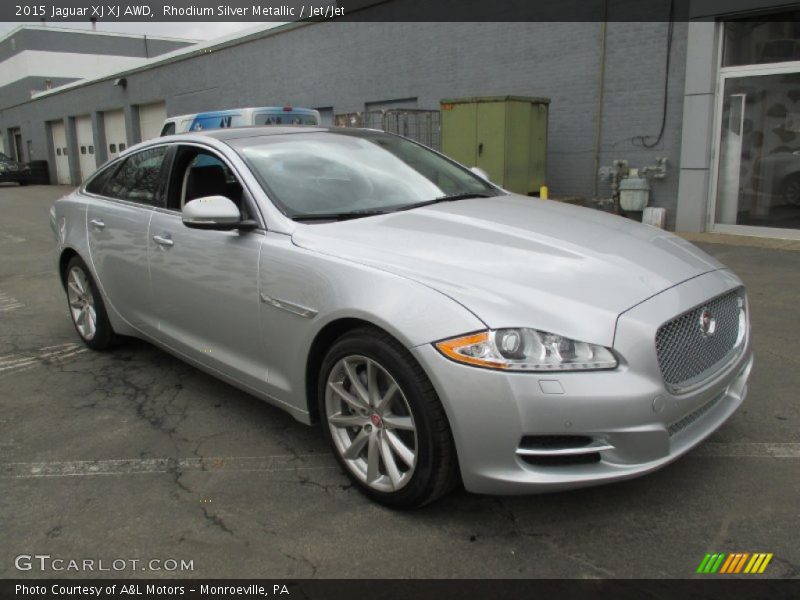 Front 3/4 View of 2015 XJ XJ AWD
