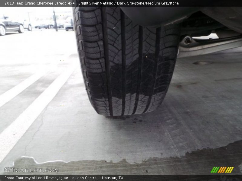 Bright Silver Metallic / Dark Graystone/Medium Graystone 2013 Jeep Grand Cherokee Laredo 4x4