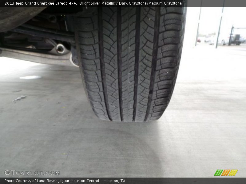Bright Silver Metallic / Dark Graystone/Medium Graystone 2013 Jeep Grand Cherokee Laredo 4x4