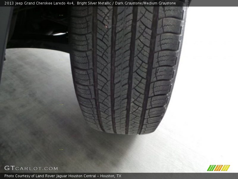 Bright Silver Metallic / Dark Graystone/Medium Graystone 2013 Jeep Grand Cherokee Laredo 4x4