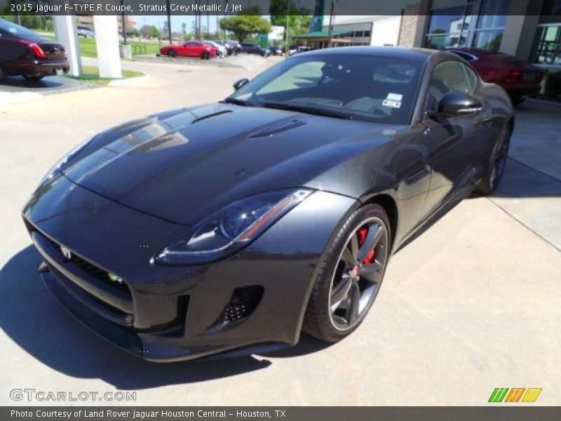 Front 3/4 View of 2015 F-TYPE R Coupe