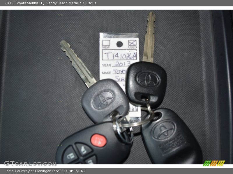 Sandy Beach Metallic / Bisque 2013 Toyota Sienna LE