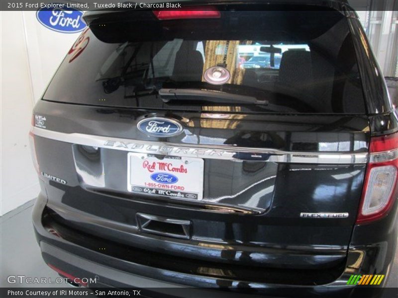 Tuxedo Black / Charcoal Black 2015 Ford Explorer Limited