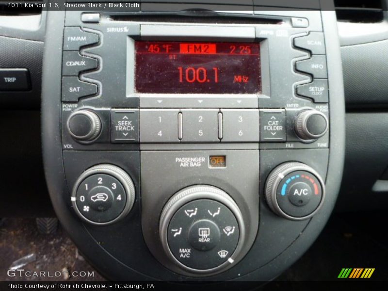 Shadow Black / Black Cloth 2011 Kia Soul 1.6