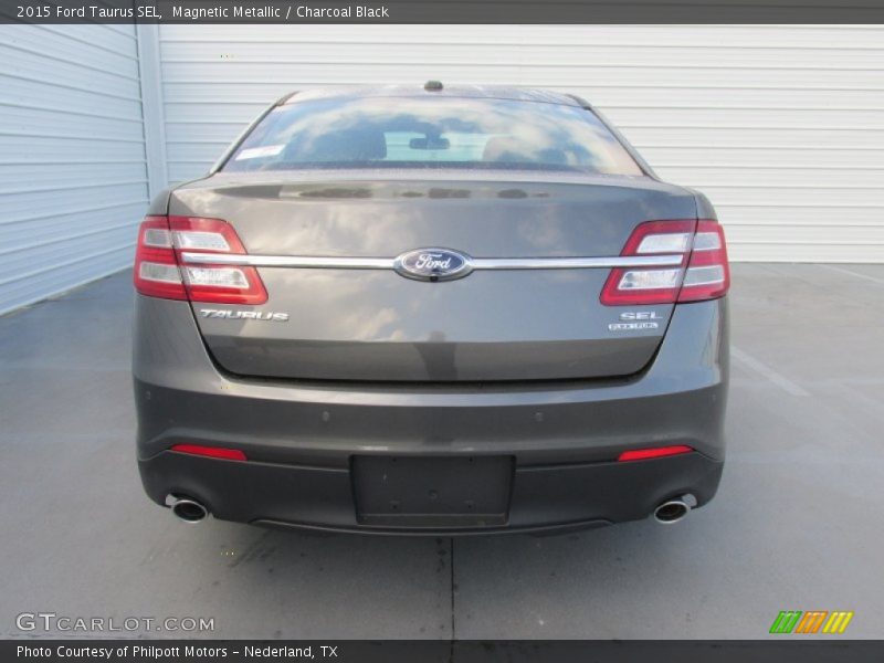 Magnetic Metallic / Charcoal Black 2015 Ford Taurus SEL