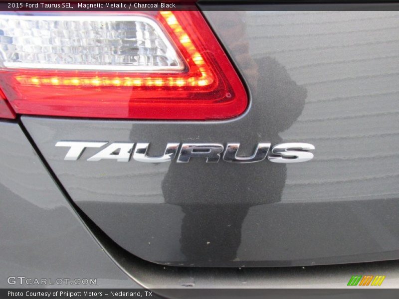 Magnetic Metallic / Charcoal Black 2015 Ford Taurus SEL