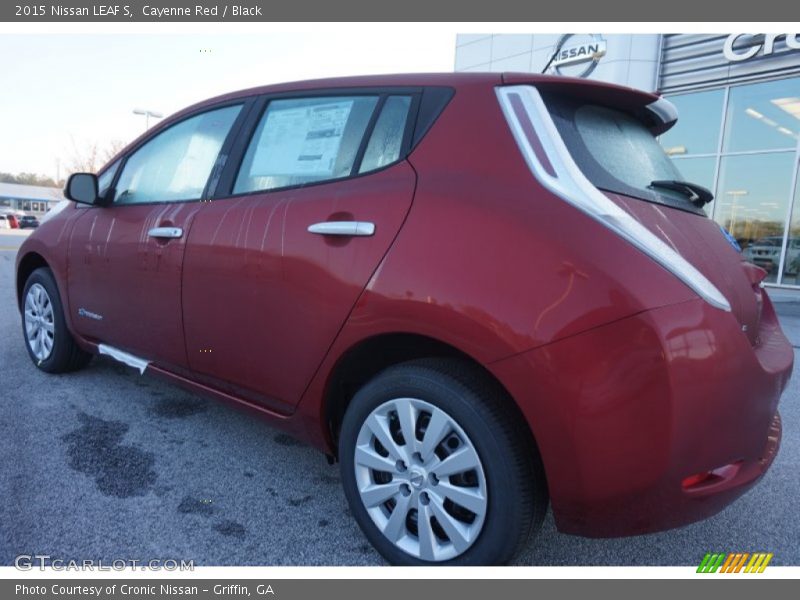 Cayenne Red / Black 2015 Nissan LEAF S