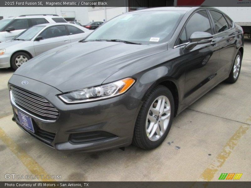 Magnetic Metallic / Charcoal Black 2015 Ford Fusion SE