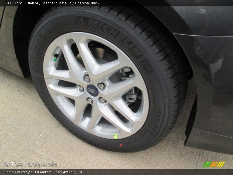 Magnetic Metallic / Charcoal Black 2015 Ford Fusion SE