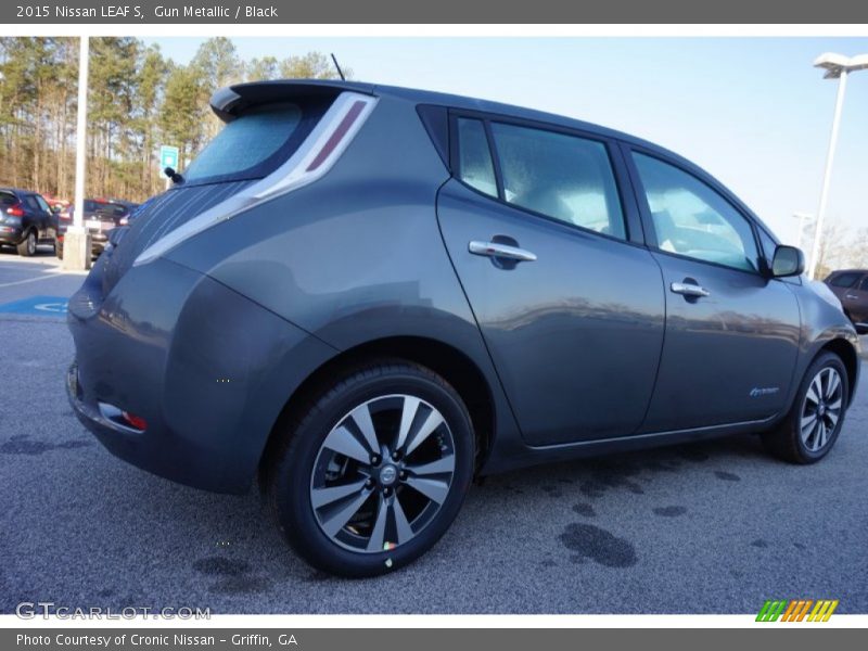 Gun Metallic / Black 2015 Nissan LEAF S