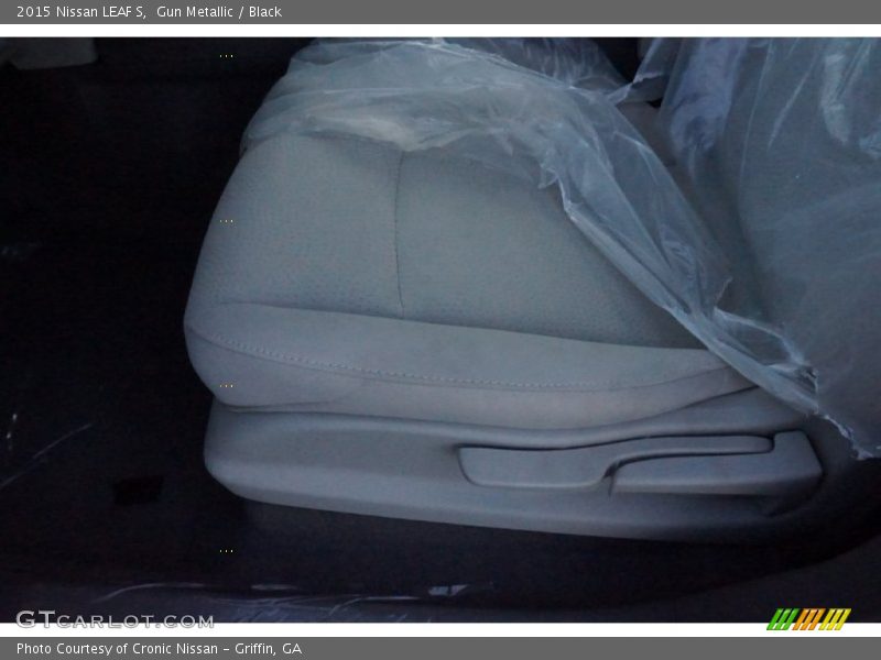 Gun Metallic / Black 2015 Nissan LEAF S