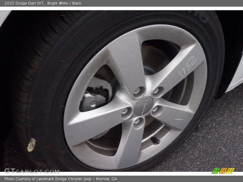 Bright White / Black 2015 Dodge Dart SXT