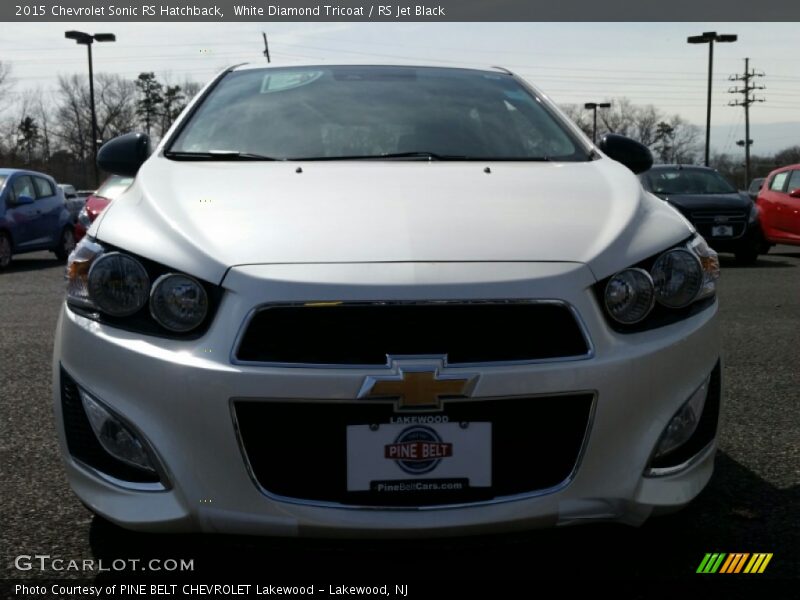 White Diamond Tricoat / RS Jet Black 2015 Chevrolet Sonic RS Hatchback