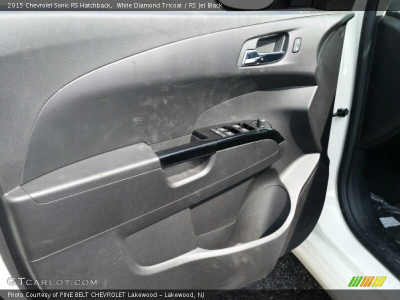 White Diamond Tricoat / RS Jet Black 2015 Chevrolet Sonic RS Hatchback