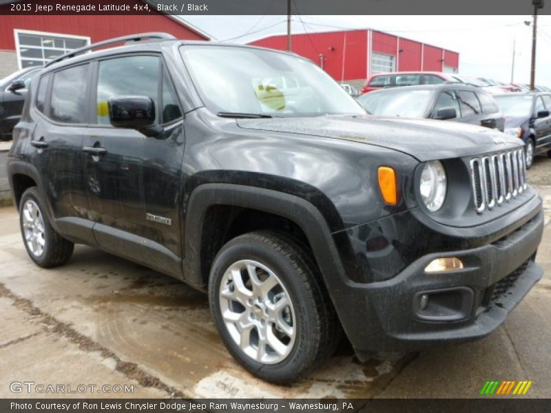 Front 3/4 View of 2015 Renegade Latitude 4x4