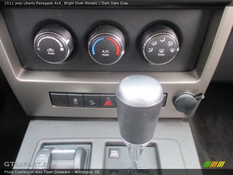 Bright Silver Metallic / Dark Slate Gray 2011 Jeep Liberty Renegade 4x4