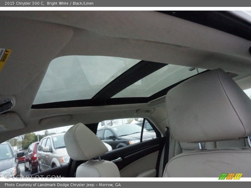 Bright White / Black/Linen 2015 Chrysler 300 C