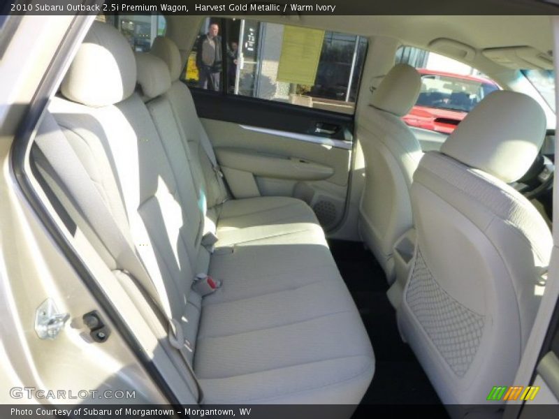 Harvest Gold Metallic / Warm Ivory 2010 Subaru Outback 2.5i Premium Wagon