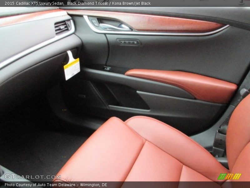 Black Diamond Tricoat / Kona Brown/Jet Black 2015 Cadillac XTS Luxury Sedan