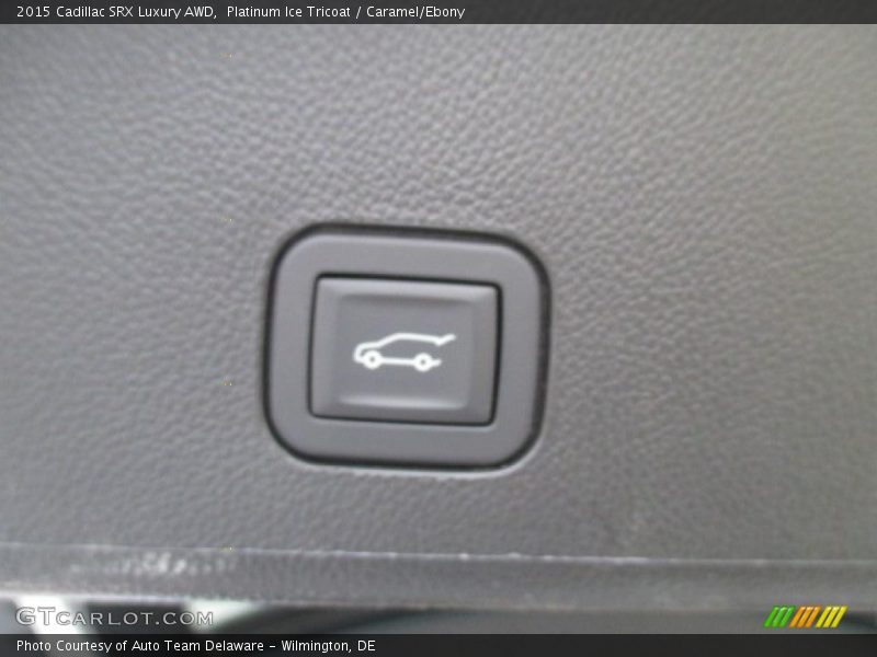 Platinum Ice Tricoat / Caramel/Ebony 2015 Cadillac SRX Luxury AWD