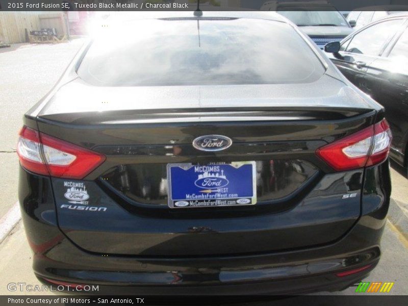 Tuxedo Black Metallic / Charcoal Black 2015 Ford Fusion SE