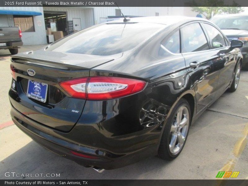 Tuxedo Black Metallic / Charcoal Black 2015 Ford Fusion SE