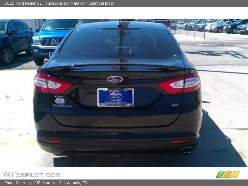 Tuxedo Black Metallic / Charcoal Black 2015 Ford Fusion SE