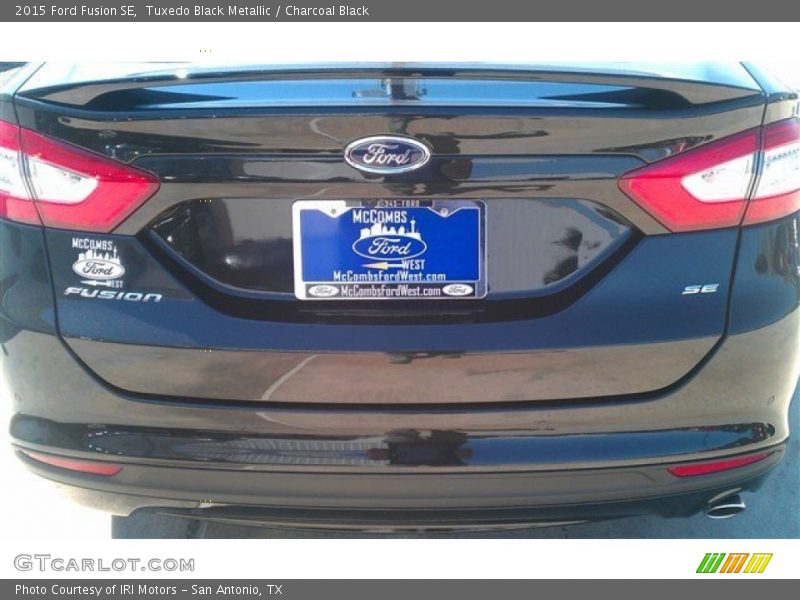 Tuxedo Black Metallic / Charcoal Black 2015 Ford Fusion SE