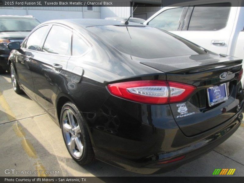 Tuxedo Black Metallic / Charcoal Black 2015 Ford Fusion SE