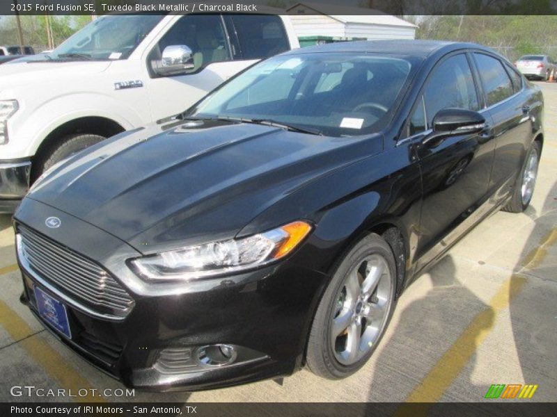 Tuxedo Black Metallic / Charcoal Black 2015 Ford Fusion SE