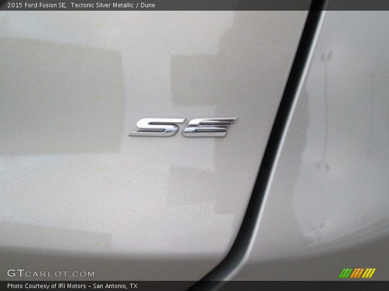 Tectonic Silver Metallic / Dune 2015 Ford Fusion SE