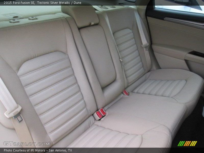 Tectonic Silver Metallic / Dune 2015 Ford Fusion SE
