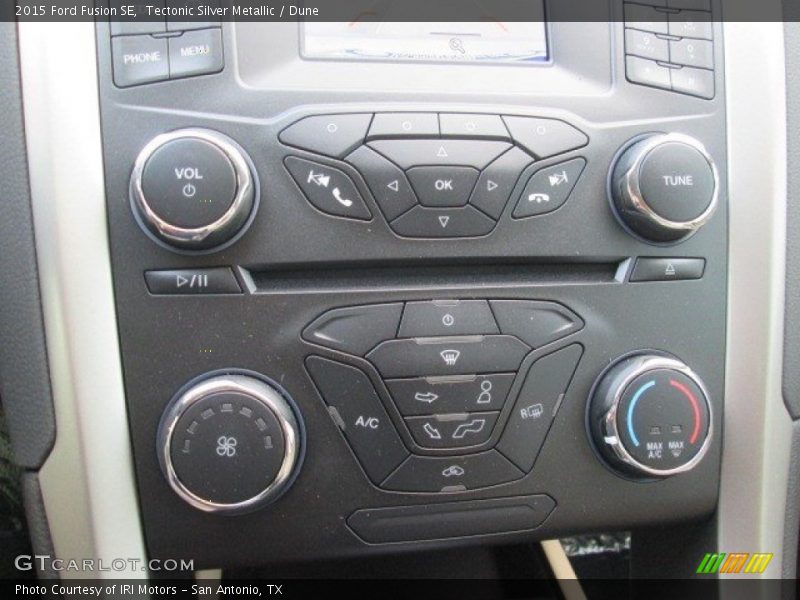 Tectonic Silver Metallic / Dune 2015 Ford Fusion SE