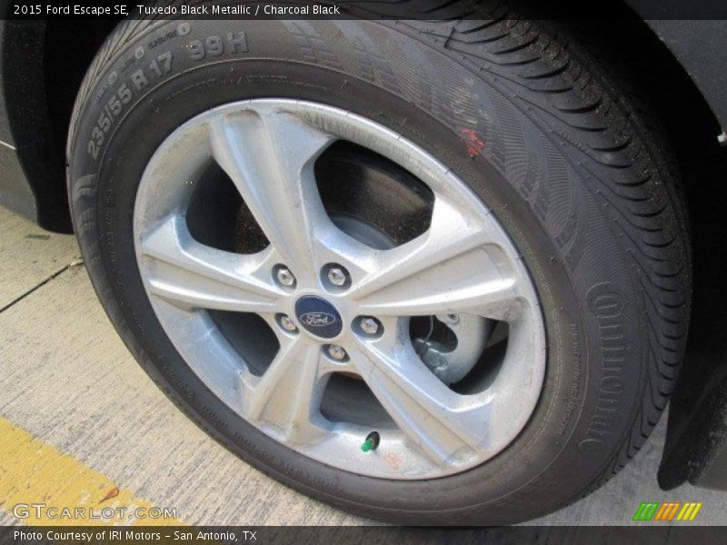 Tuxedo Black Metallic / Charcoal Black 2015 Ford Escape SE